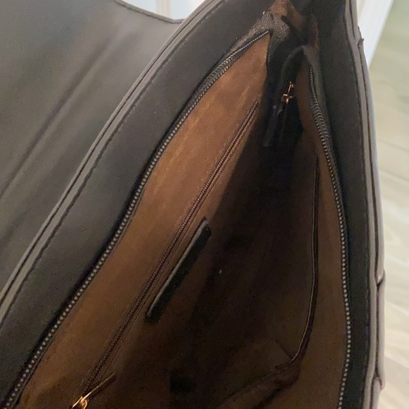 Black Purse - Picture 3 of 5